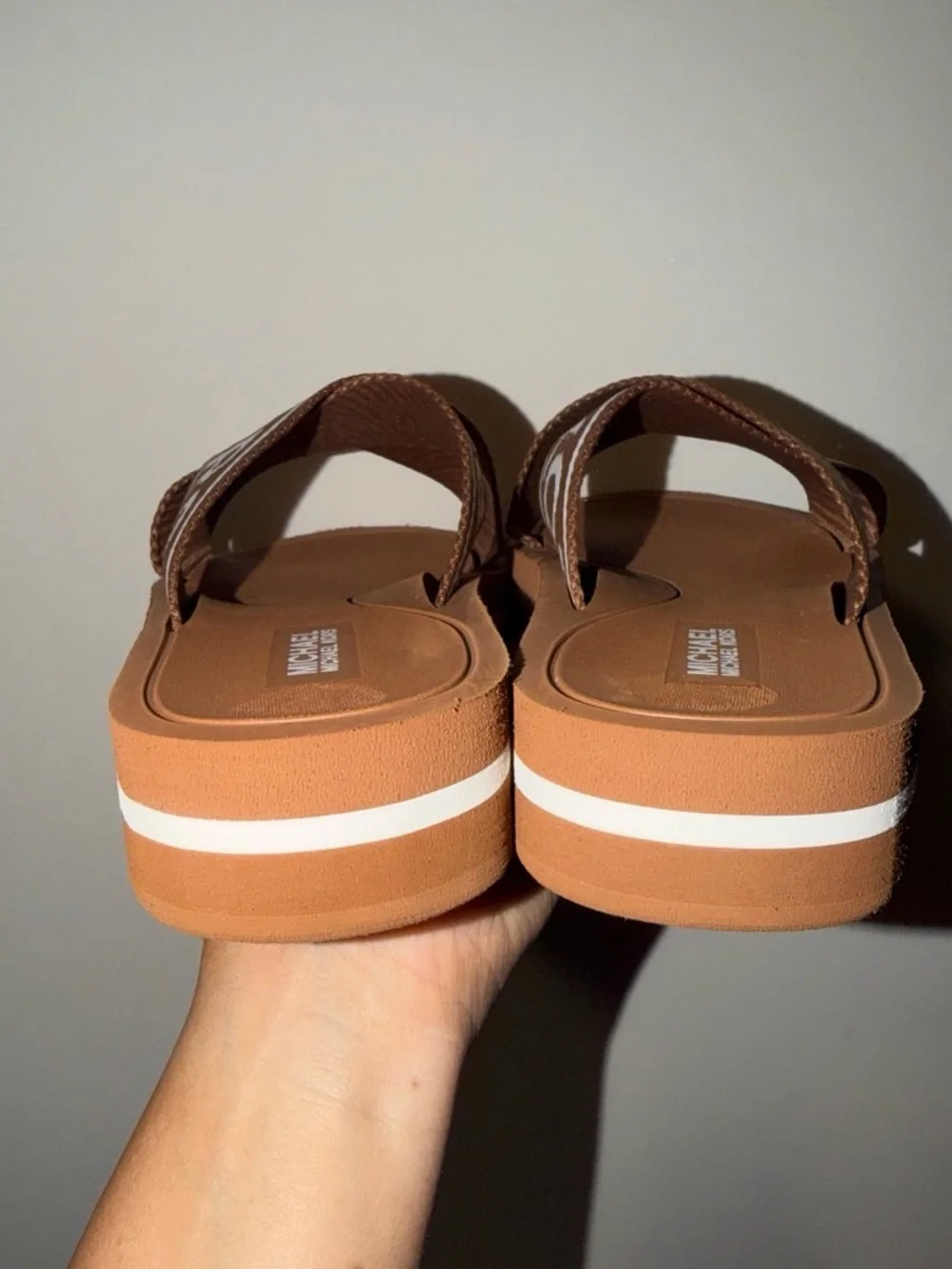 🤎Michael Kors~Criss Cross Logo Signature Sandals Slides SIZE 7